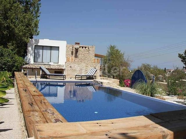 Wunderschön renoviertes 3+1 Steinhaus mit Schwimmbad zu verkaufen Ozankoy, Kyrenia