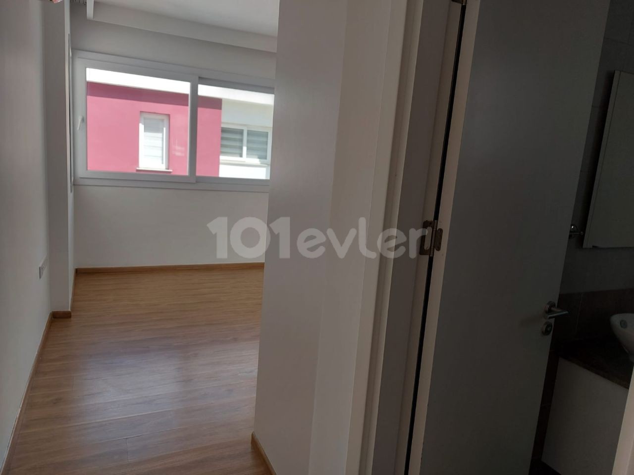 Penthouse for sale in Kyrenia center 3+1 170m2