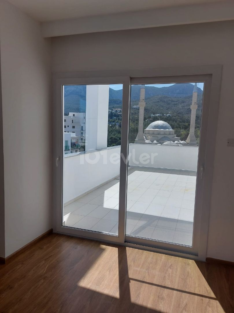 Penthouse for sale in Kyrenia center 3+1 170m2