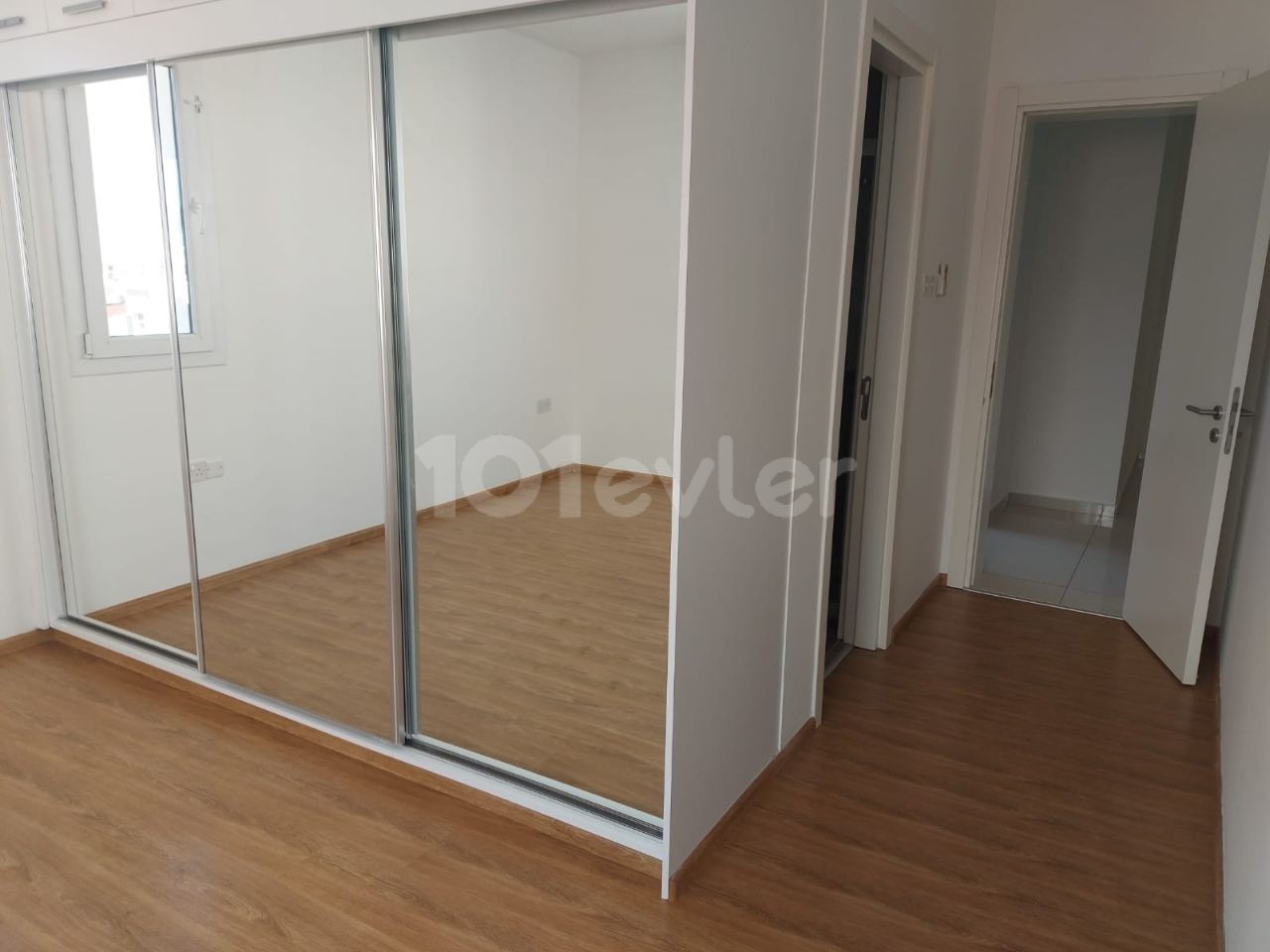 Girne merkezde satılık penthouse 3+1 170m2