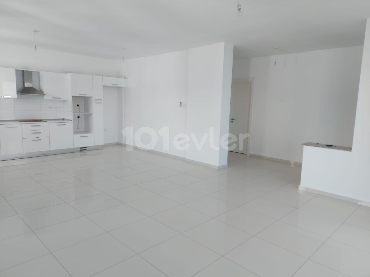 Penthouse for sale in Kyrenia center 3+1 170m2