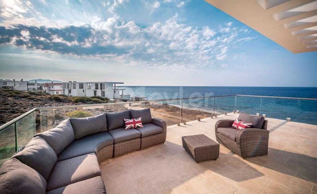 Girne Karşıyaka da denize 50mt uzaklıkta satılık lux villa