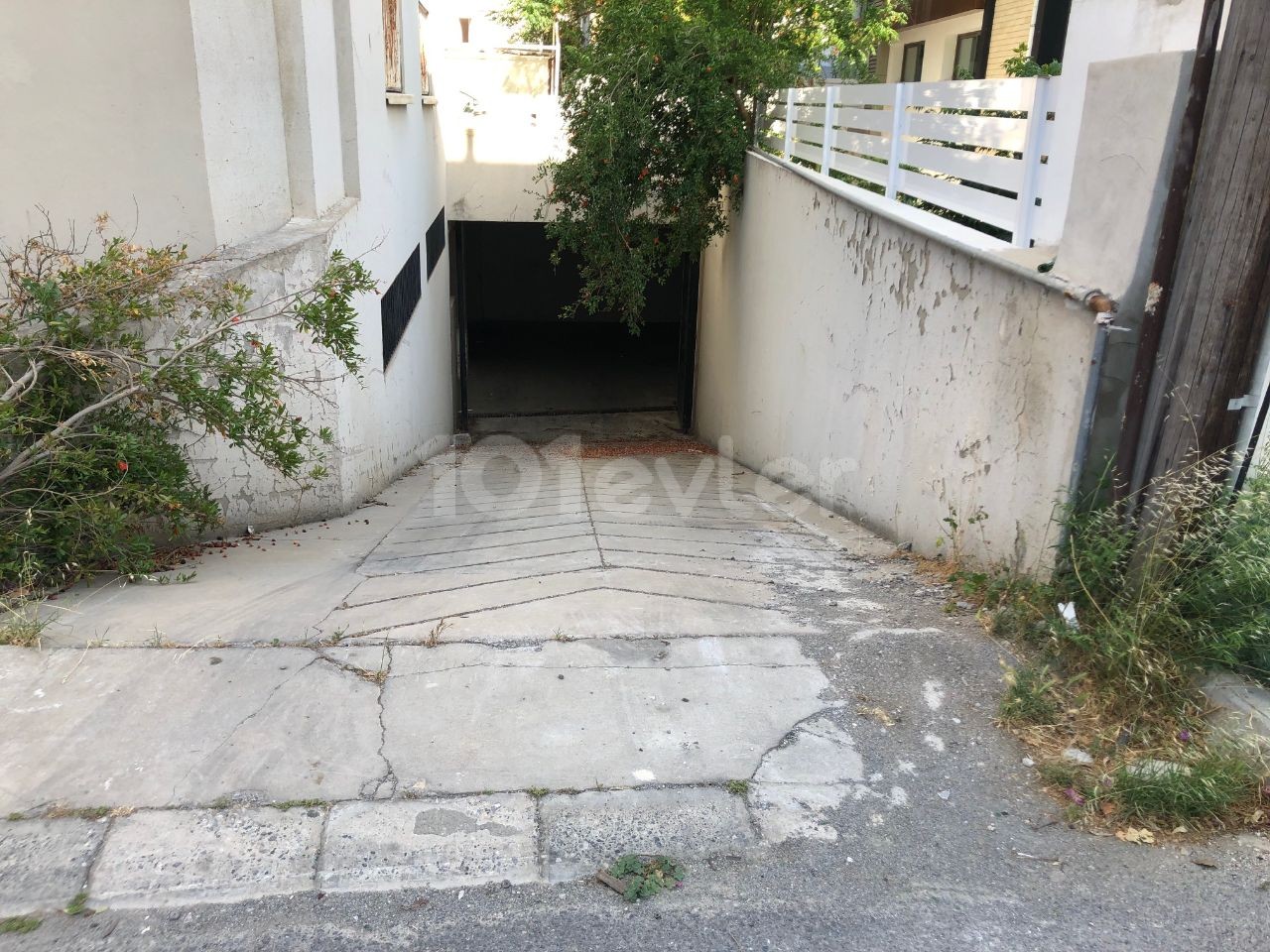 Lager Im Zentrum Von Nikosia Zum Verkauf Vom Eigentümer ** 