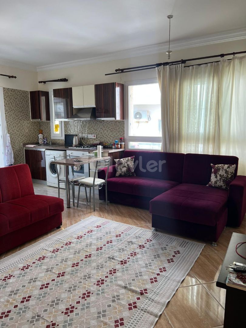 GİRNE MERKEZ SATILIK FULL EŞYALI 1+1 DAİRE