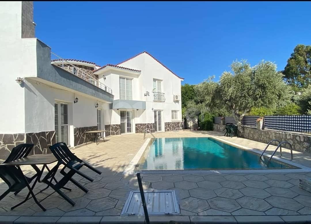 GIRNE ALSANCAK FULL + VOLL MÖBLIERTE VILLA ZUM VERKAUF MIT PRIVATEM POOL ** 