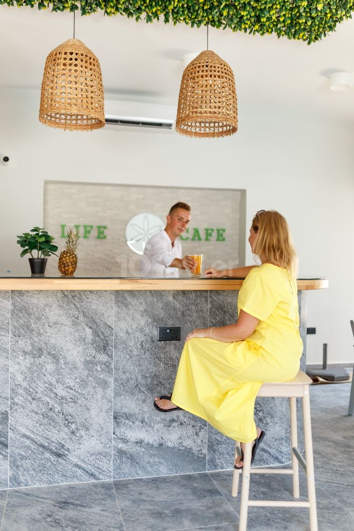 1+1 Wohnung mit Dachterrasse zum Verkauf in einer sicheren Anlage mit Gemeinschaftspool und sozialen Aktivitäten