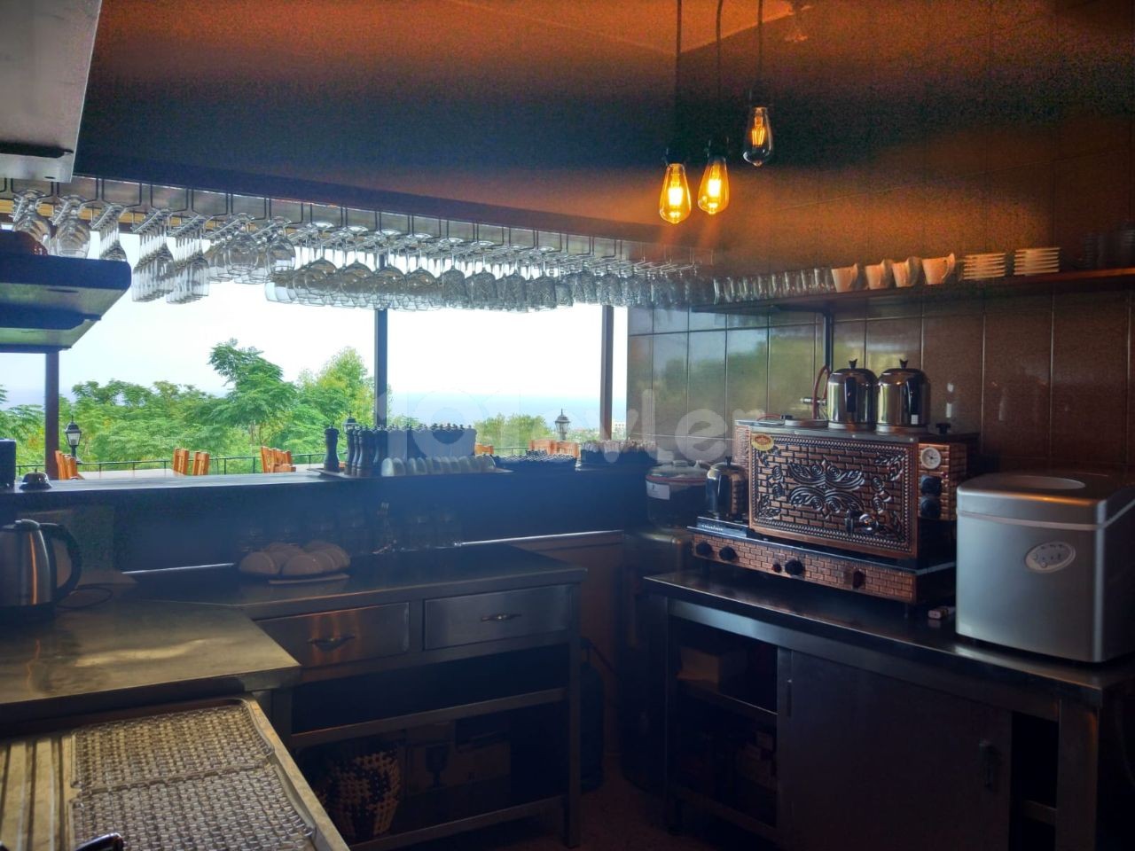 RESTAURANT FOR SALE IN WORKING CONDITION