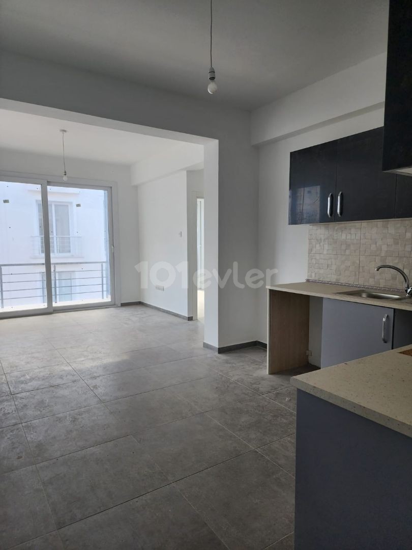 FOR SALE ALSANCAK 2+1 APARTMENT (COMPLEX WITH POOL)