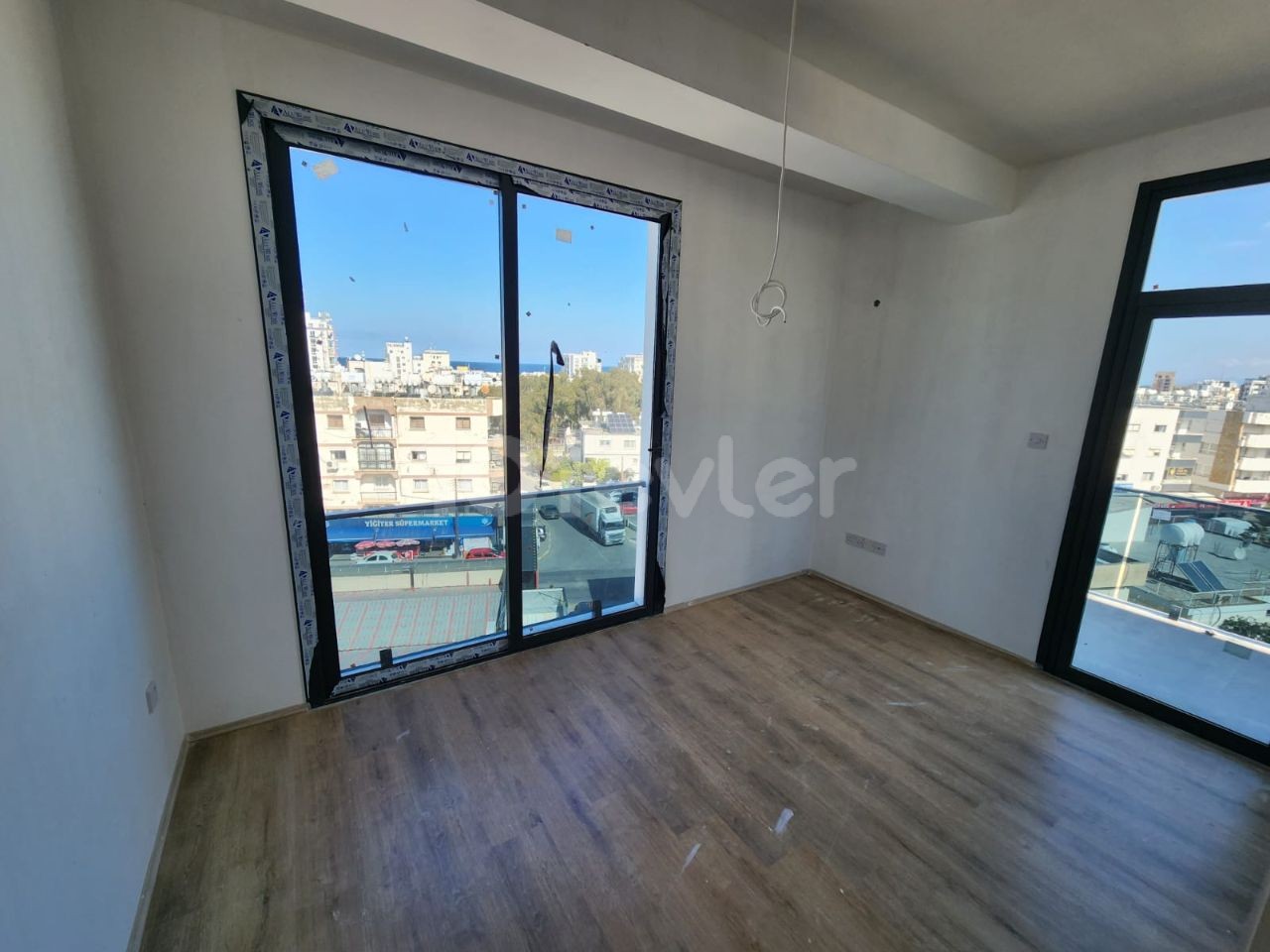 WOHNUNG ZU VERKAUFEN GİRNE CENTER 2+1 LOFT