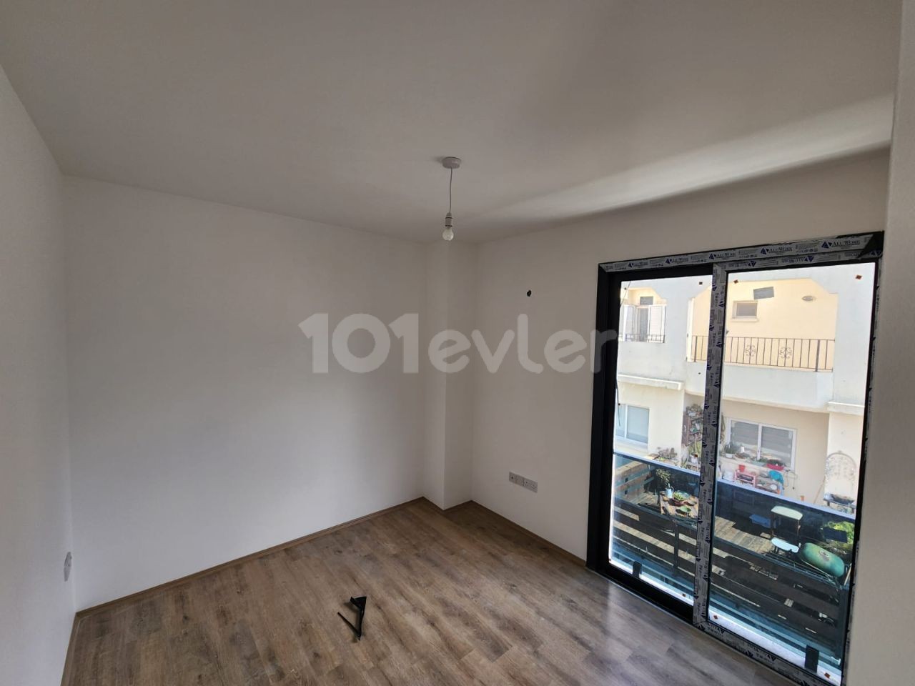 WOHNUNG ZU VERKAUFEN GİRNE CENTER 2+1 LOFT