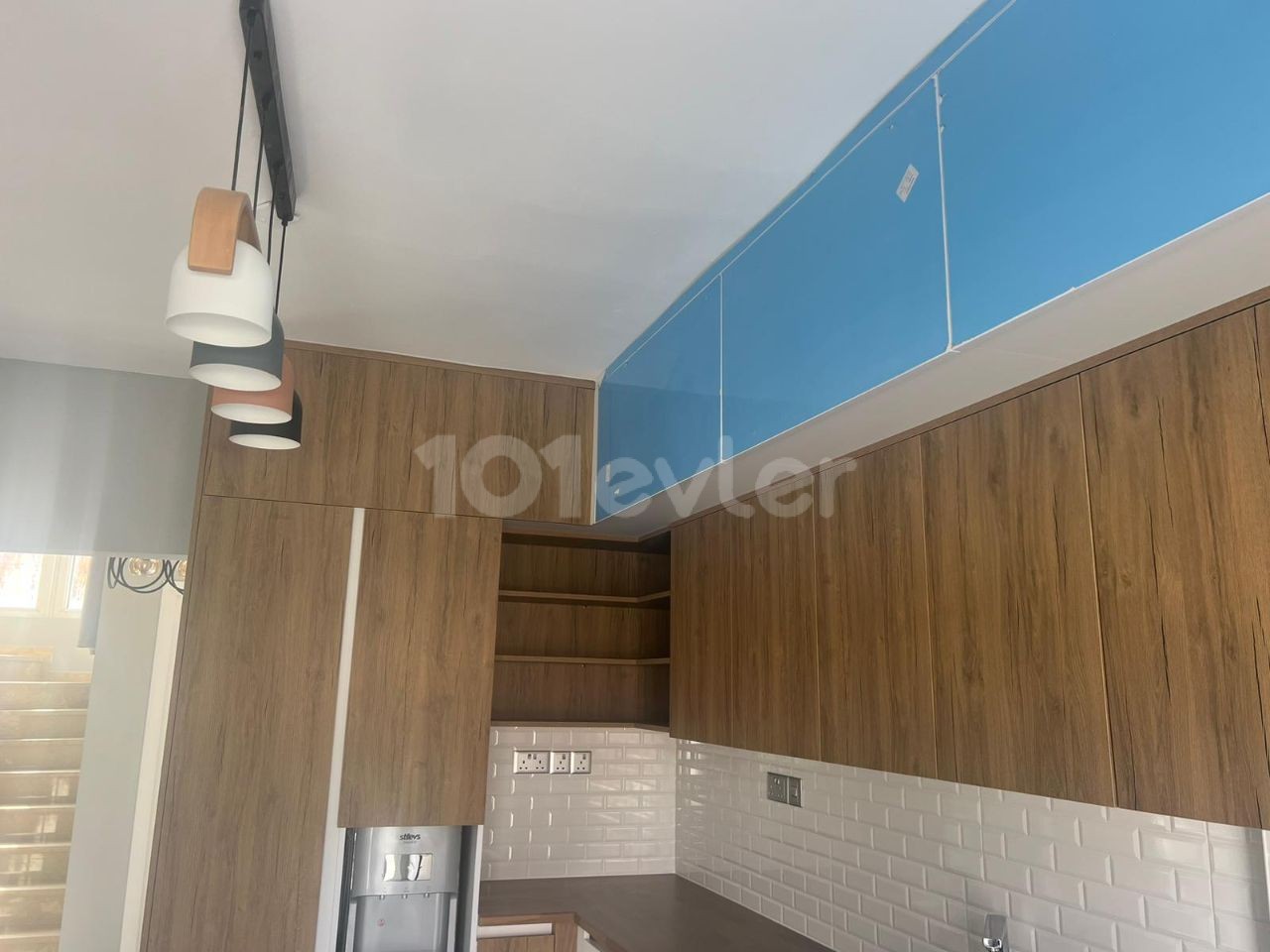 VILLA MIT POOL ZU VERKAUFEN ALSANCAK 3+1