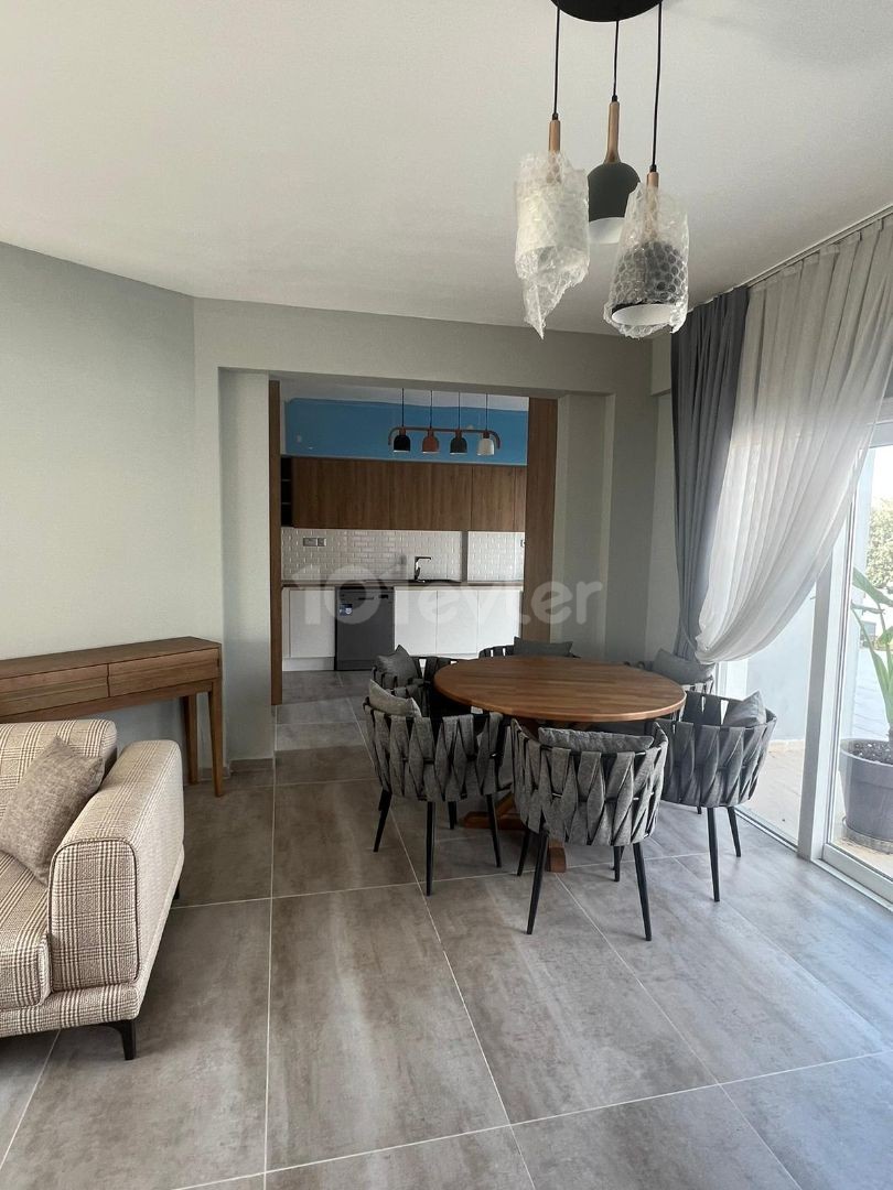 VILLA MIT POOL ZU VERKAUFEN ALSANCAK 3+1