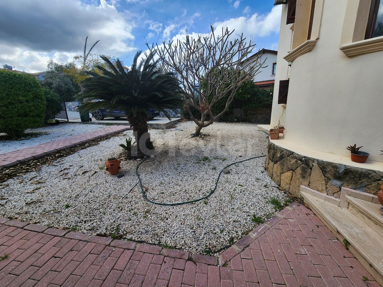 Villa For Sale in Yeşiltepe, Kyrenia