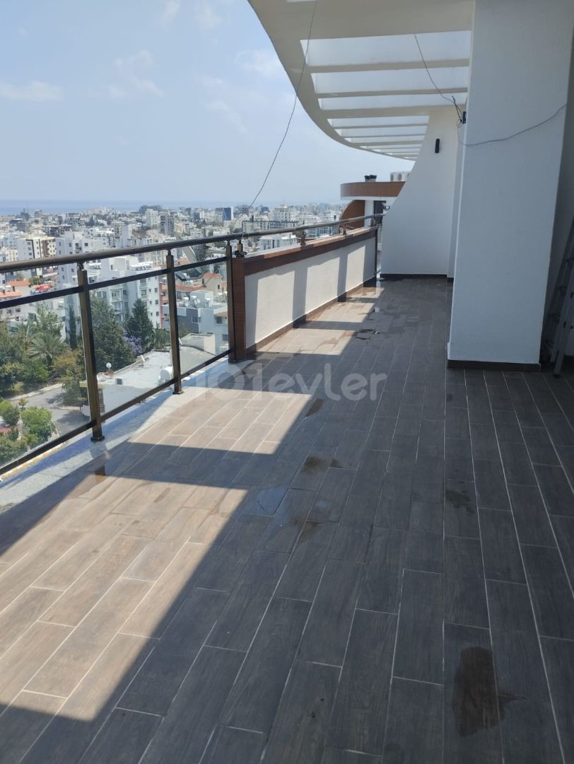 Kyrenia center 2+1 for rent