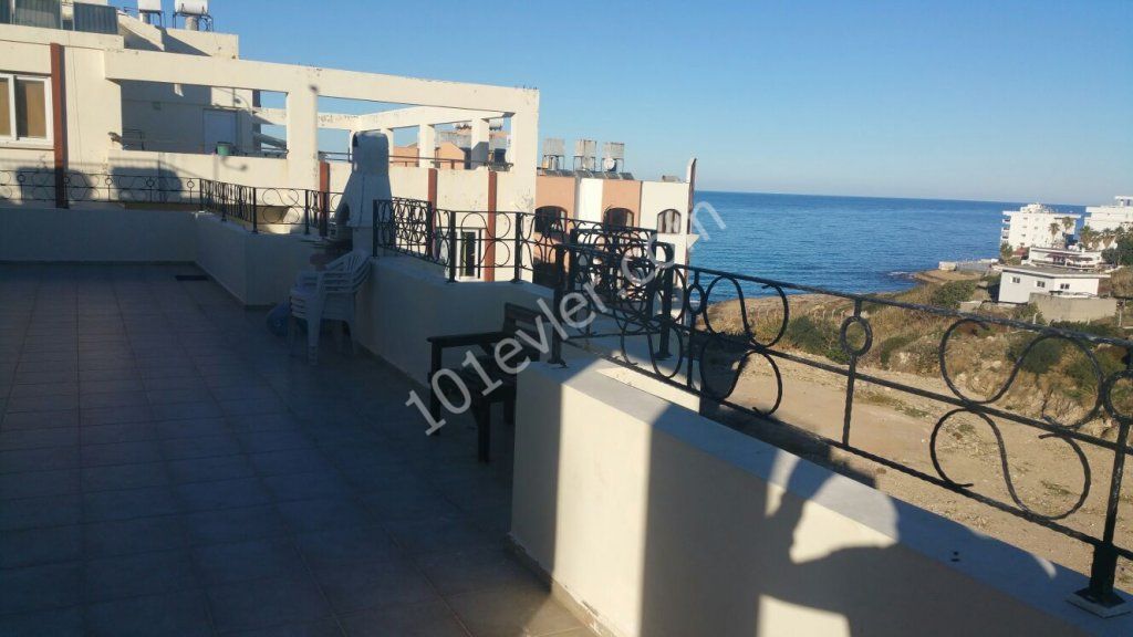 Penthouse For Sale in Girne Merkez, Kyrenia