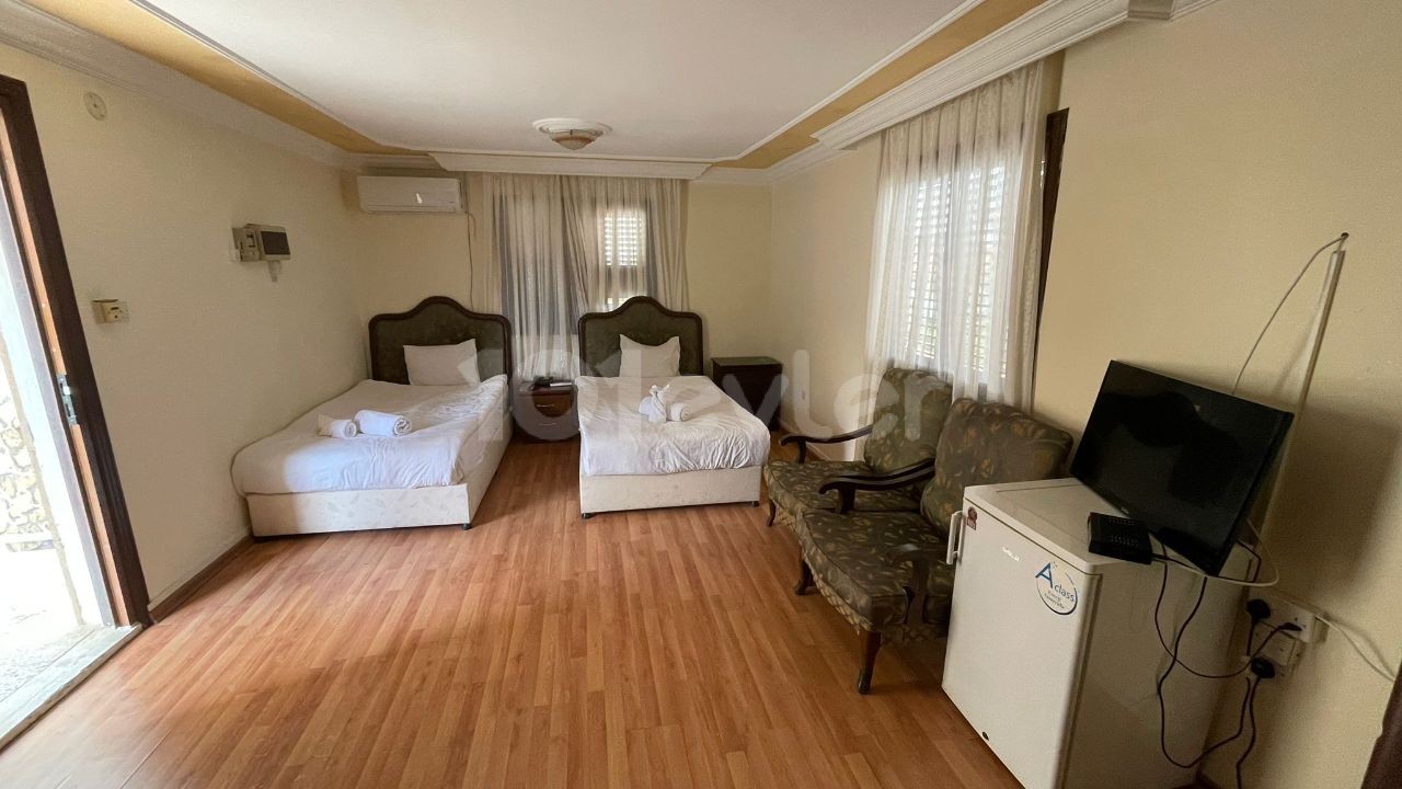 ZU VERMIETEN KYRENIA ALSANCAK 1+0 ZIMMER IN EINEM KOMPLEX MIT POOL