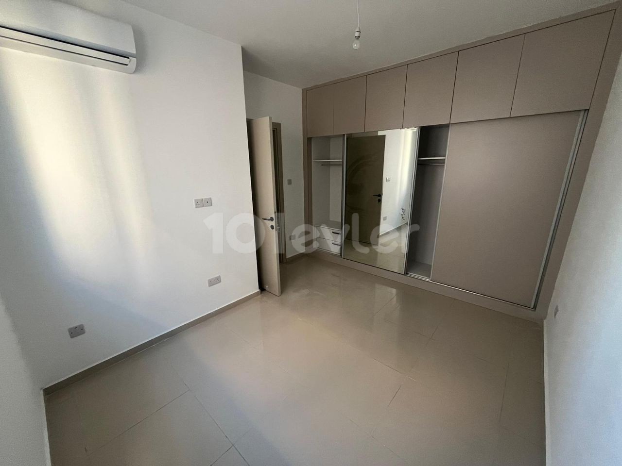 NICOSIA GÖNYELİ 2+1 WOHNUNG ZU VERKAUFEN (090124İL03)