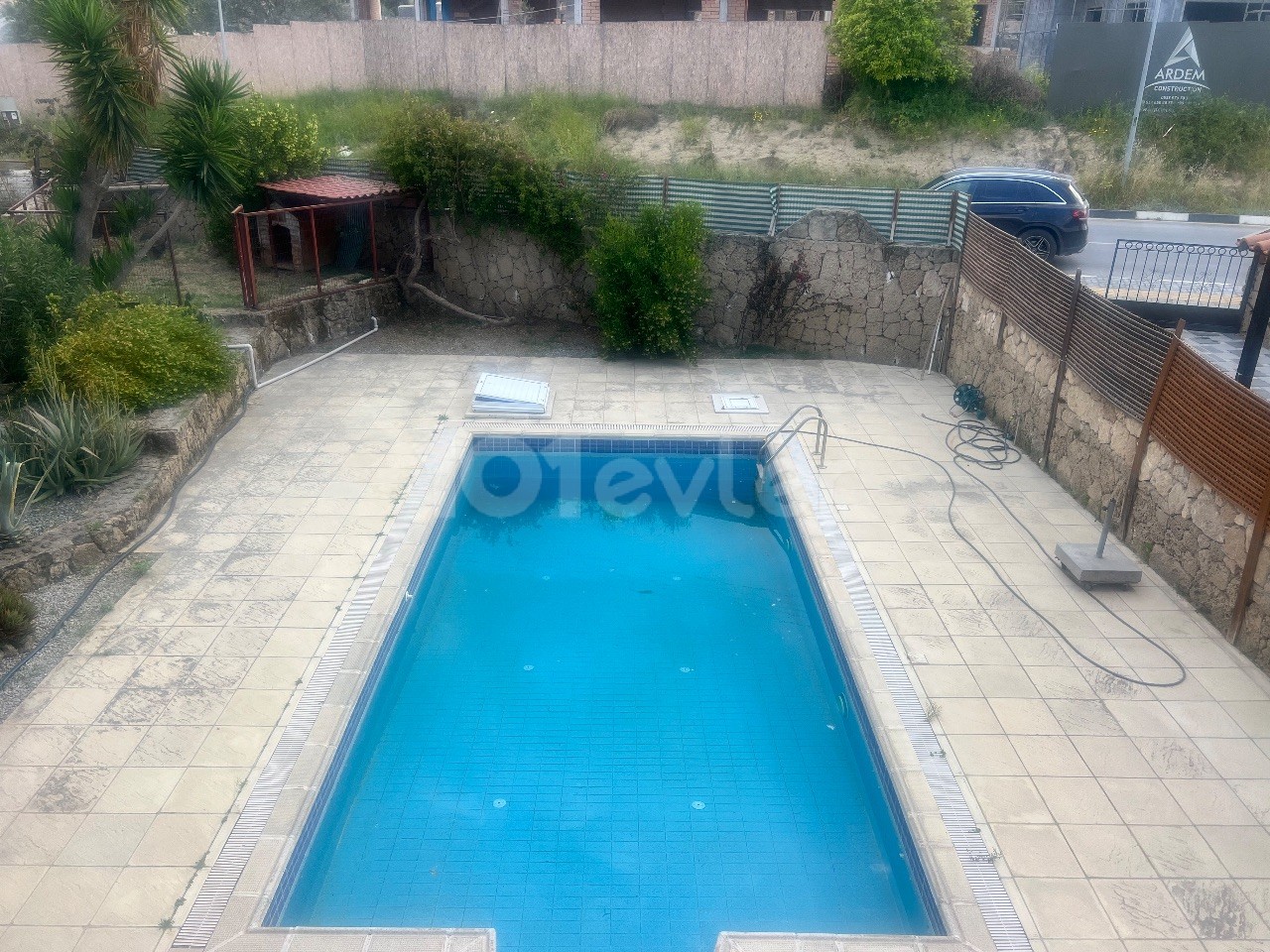Yesiltepe 3+1 villa for rent with private pool