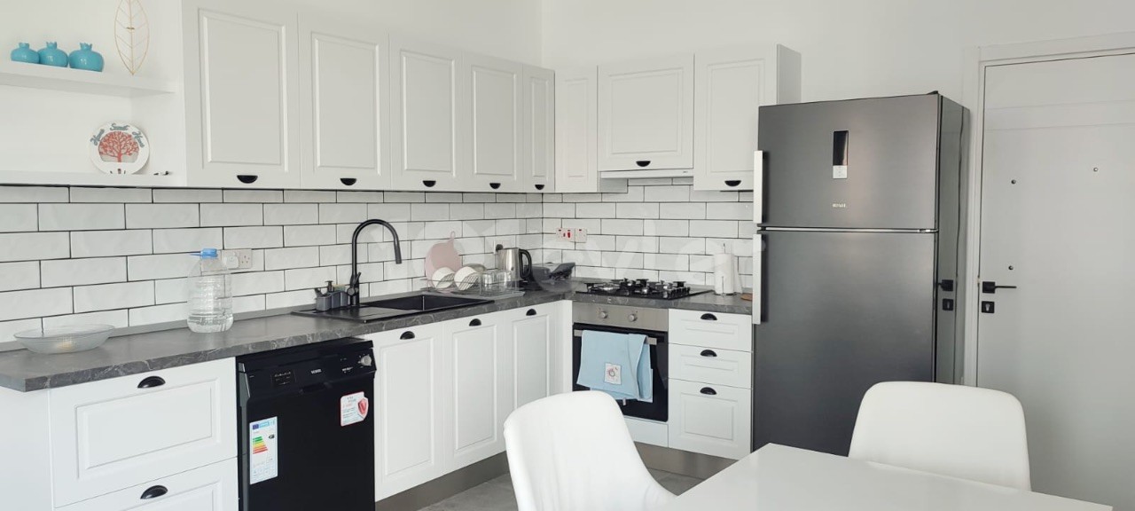 آپارتمان 2+1 برای اجاره با استخر مشترک در سایت Lapta orangerie citysun