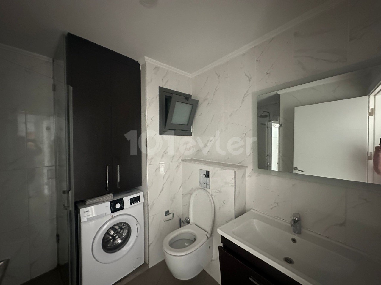 Kyrenia center 2+1 flat for rent with shared pool