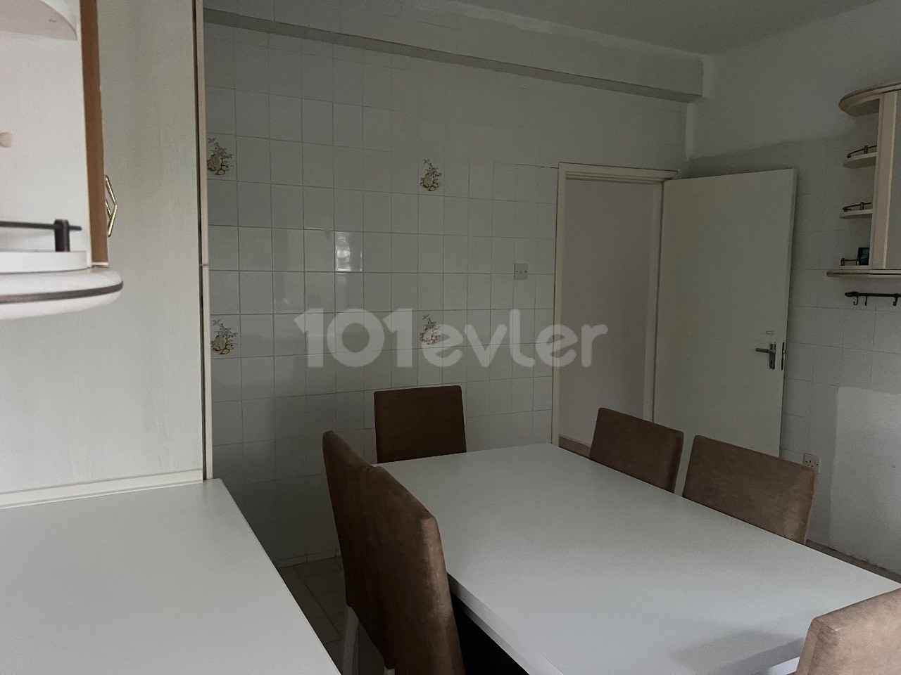 Kyrenia center 3+1 for rent