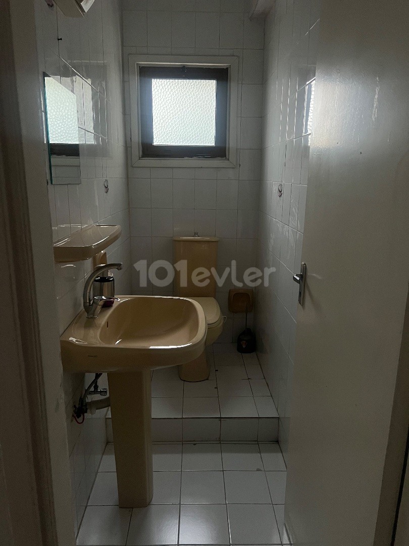 Kyrenia center 3+1 for rent