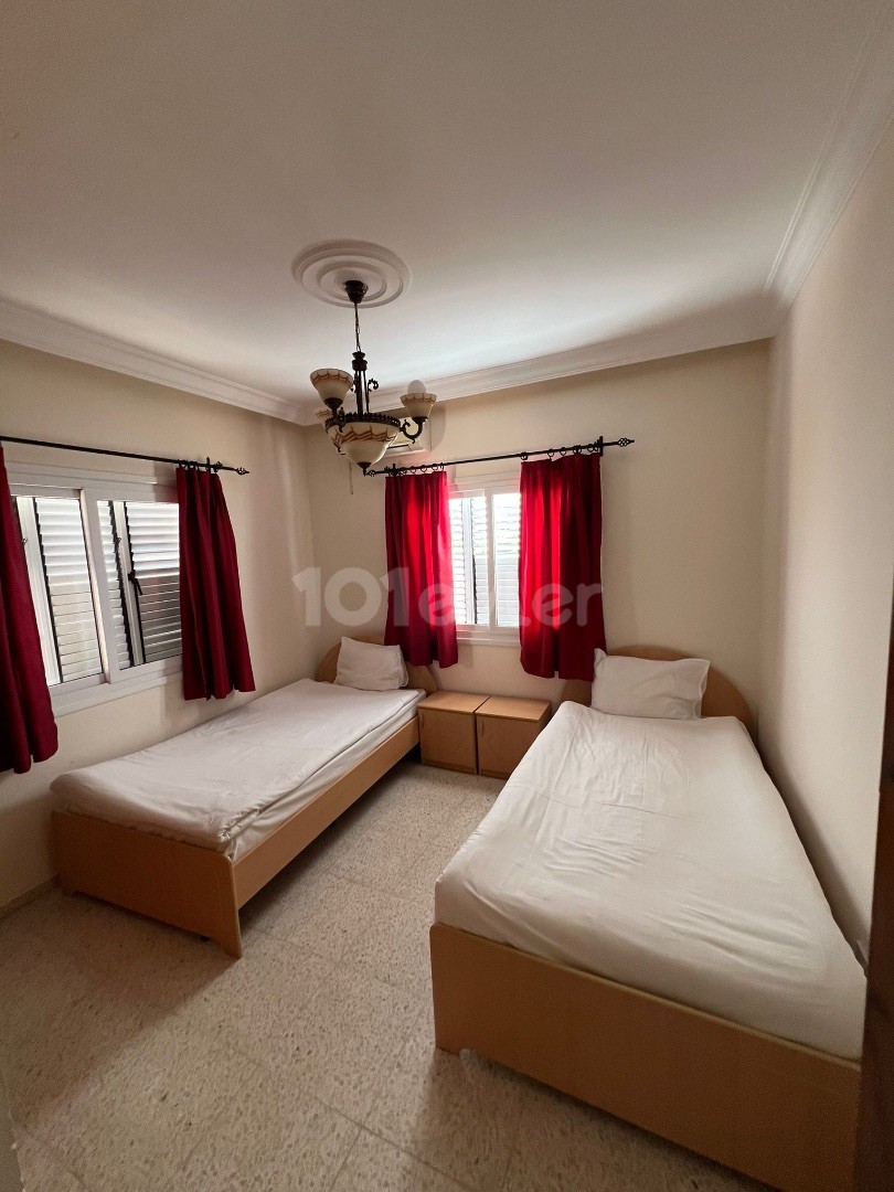 3+1 flat for rent with private pool in Lapta