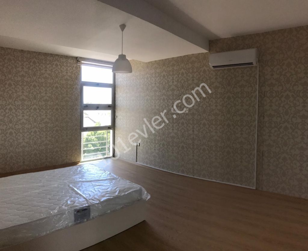 Lefkoşa Ortaköy'de 2+1 Dublex Lüks Full Eşyalı Daire 