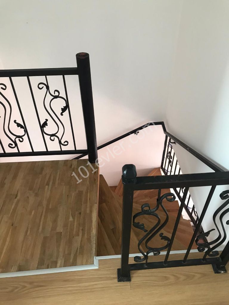 Lefkoşa Ortaköy'de 2+1 Dublex Lüks Full Eşyalı Daire 