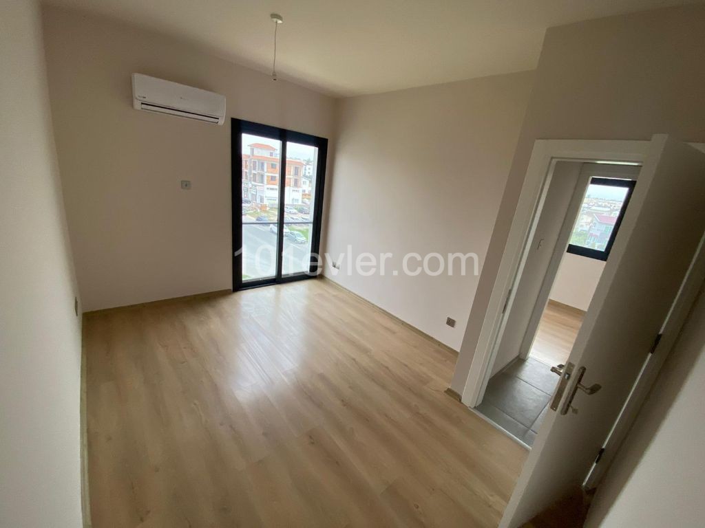 Lefkoşa Kalın Yol Üstü Kiralık 2+1 Ofisler