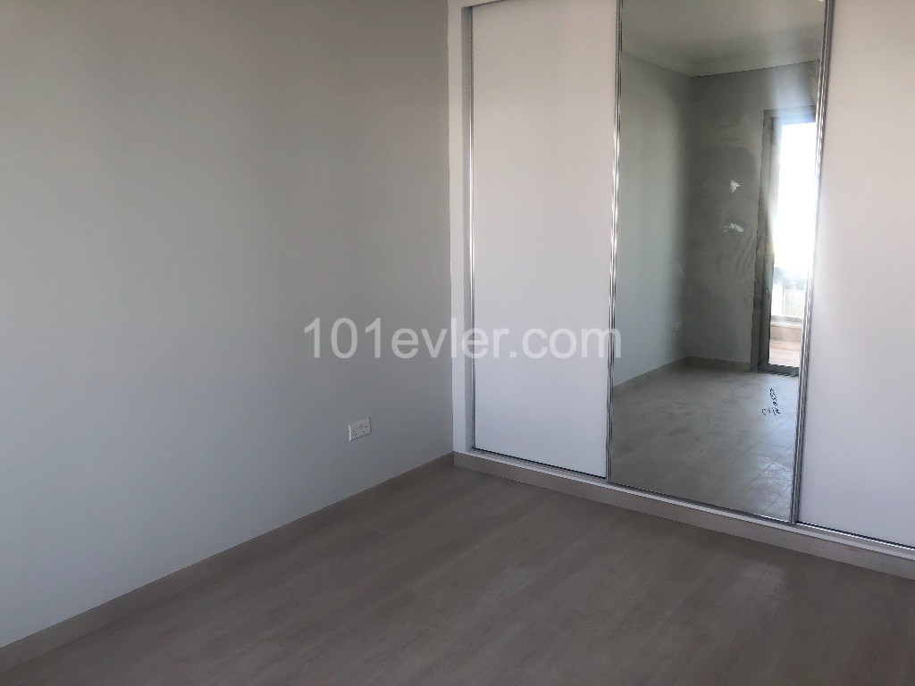 Luxus 2 + 1 Penthouse Zum Verkauf In Nikosia Yenikentte ** 