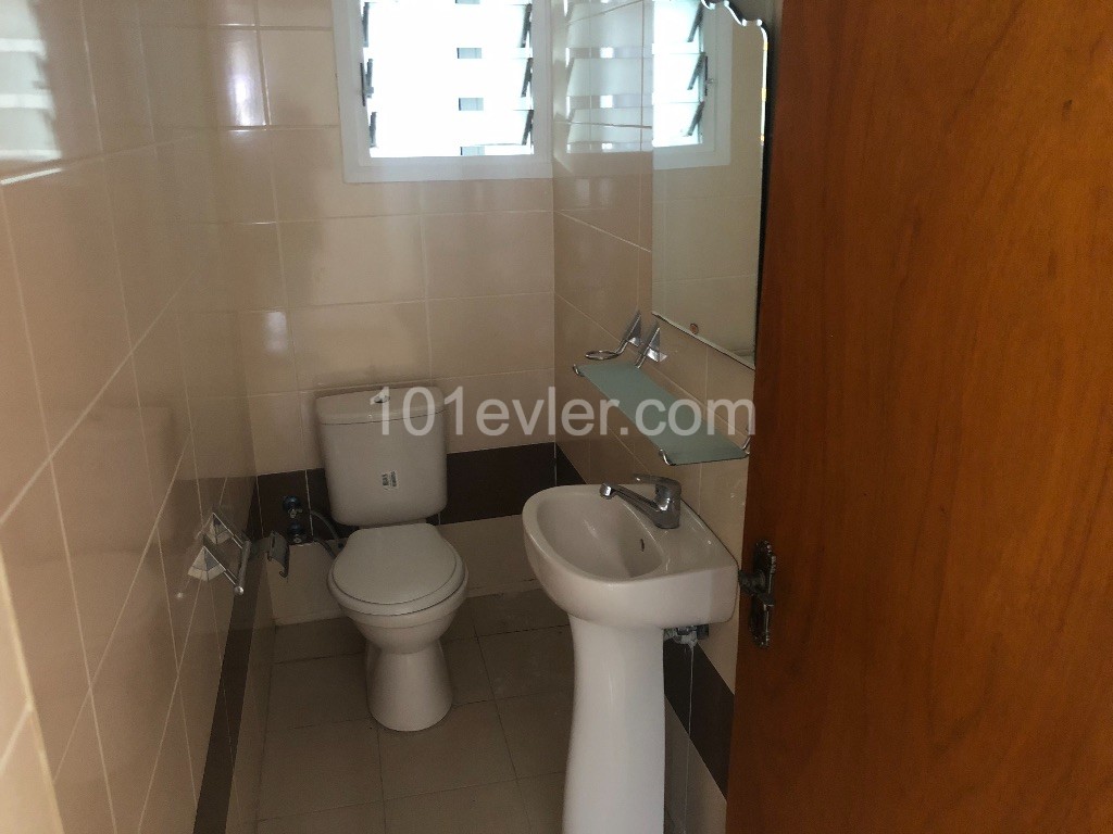 Lefkoşa Köşklüçiftlikte Kiralık 3+1 Ofis/Daire/Klinik