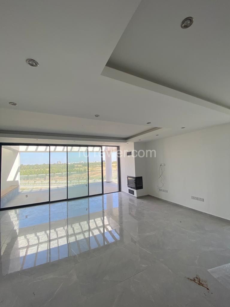 Lefkoşa Metehan'da 2+1 Lüks Eşyalı ve ya Eşyasız Kiralık  Penthouse (Full Klimalı+Şömine+barbekülü)