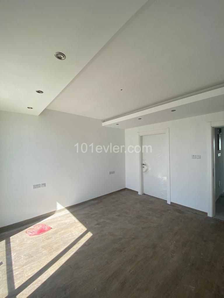 Lefkoşa Metehan'da 2+1 Lüks Eşyalı ve ya Eşyasız Kiralık  Penthouse (Full Klimalı+Şömine+barbekülü)