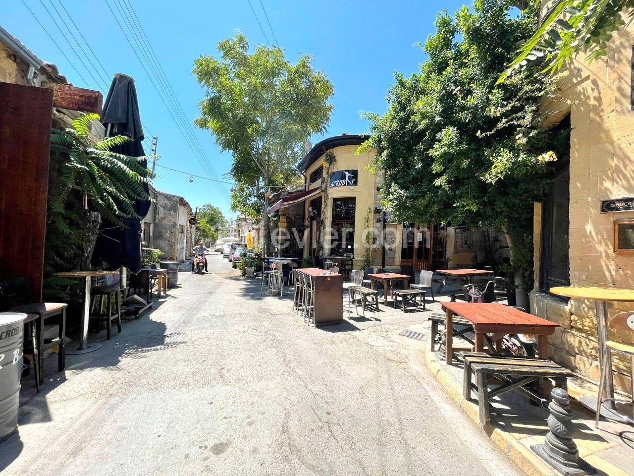 Right next to Bandabulya and Bedesten in Nicosia Walled City, a SHOP FOR RENT suitable for being a Bar and Cafe!