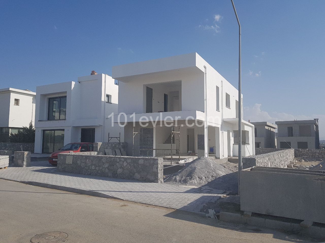 3+1 Detached Villa With Large Garden In Gonyeli Area Is For Sale ** 