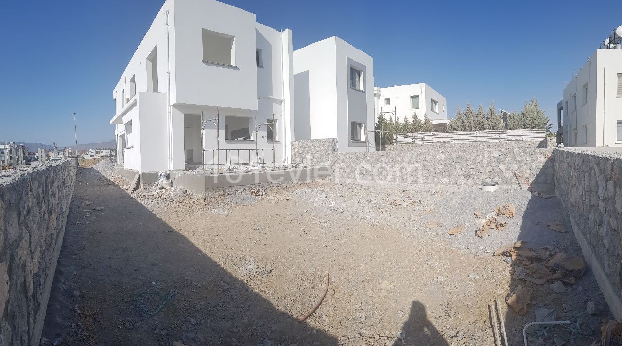 3+1 Detached Villa With Large Garden In Gonyeli Area Is For Sale ** 