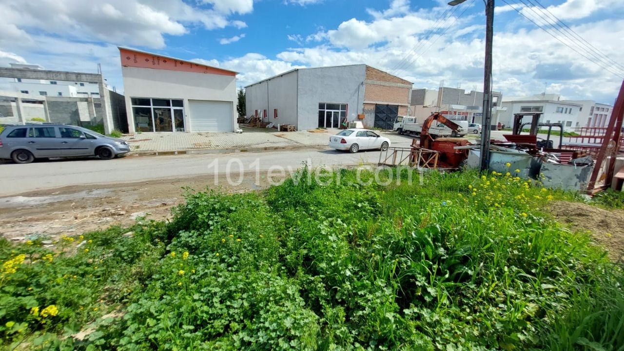 Commercial For Sale in Nicosia Alayköy Industrial Zone ** 