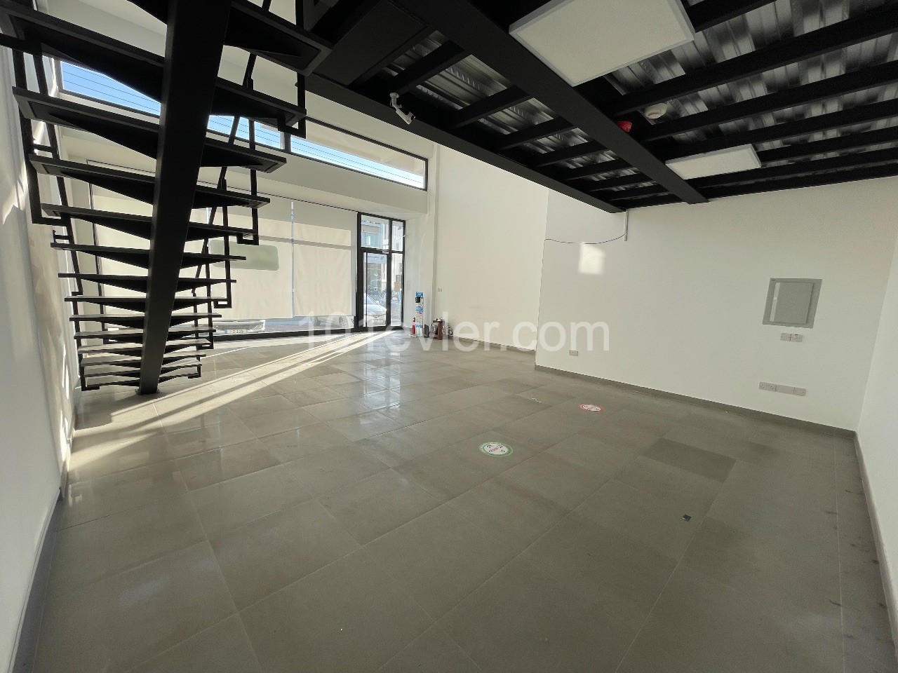 Shop For Rent On Metehan Kalinyol ** 