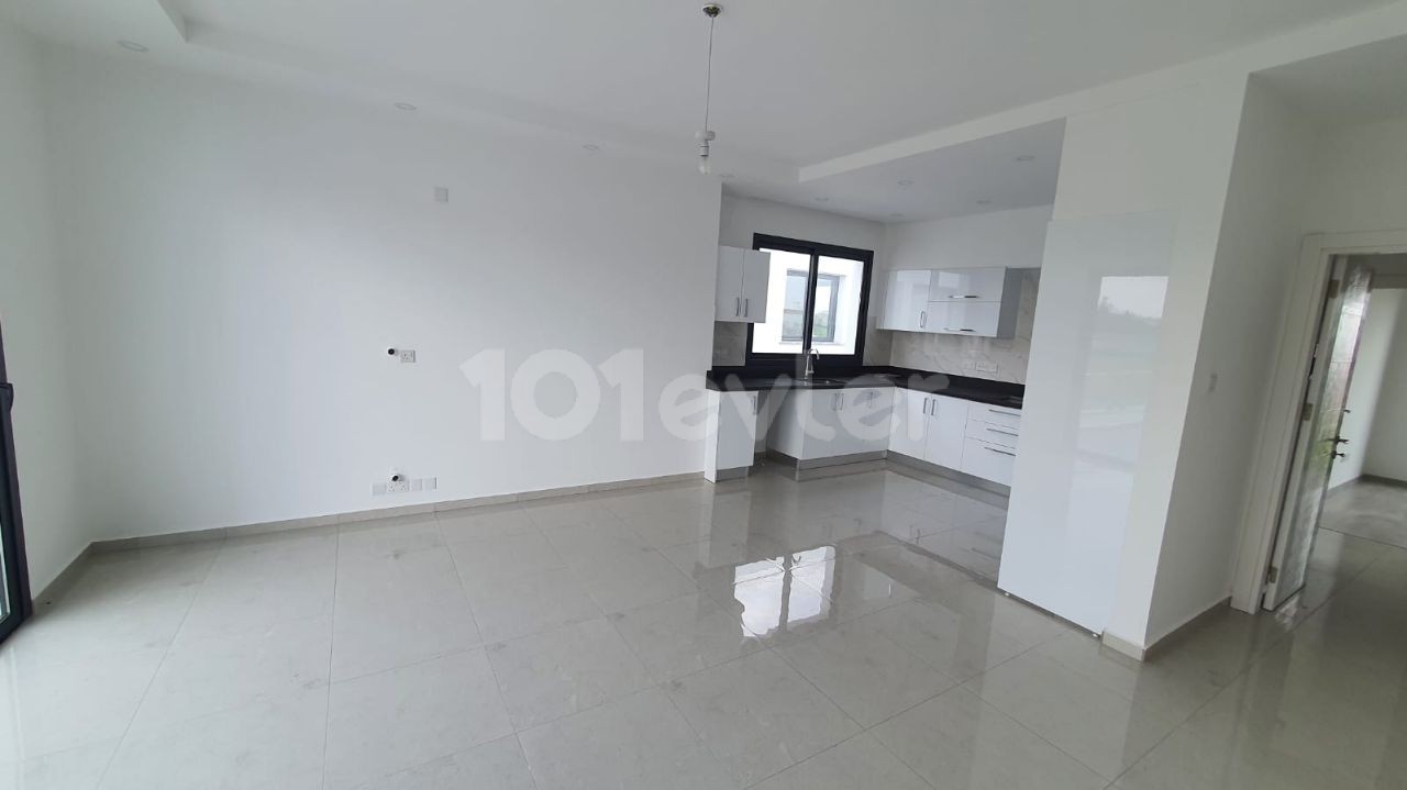 2+1 PENTHOUSE-Wohnung zu verkaufen in Nikosia Kaymakli/Dumlupinar ** 