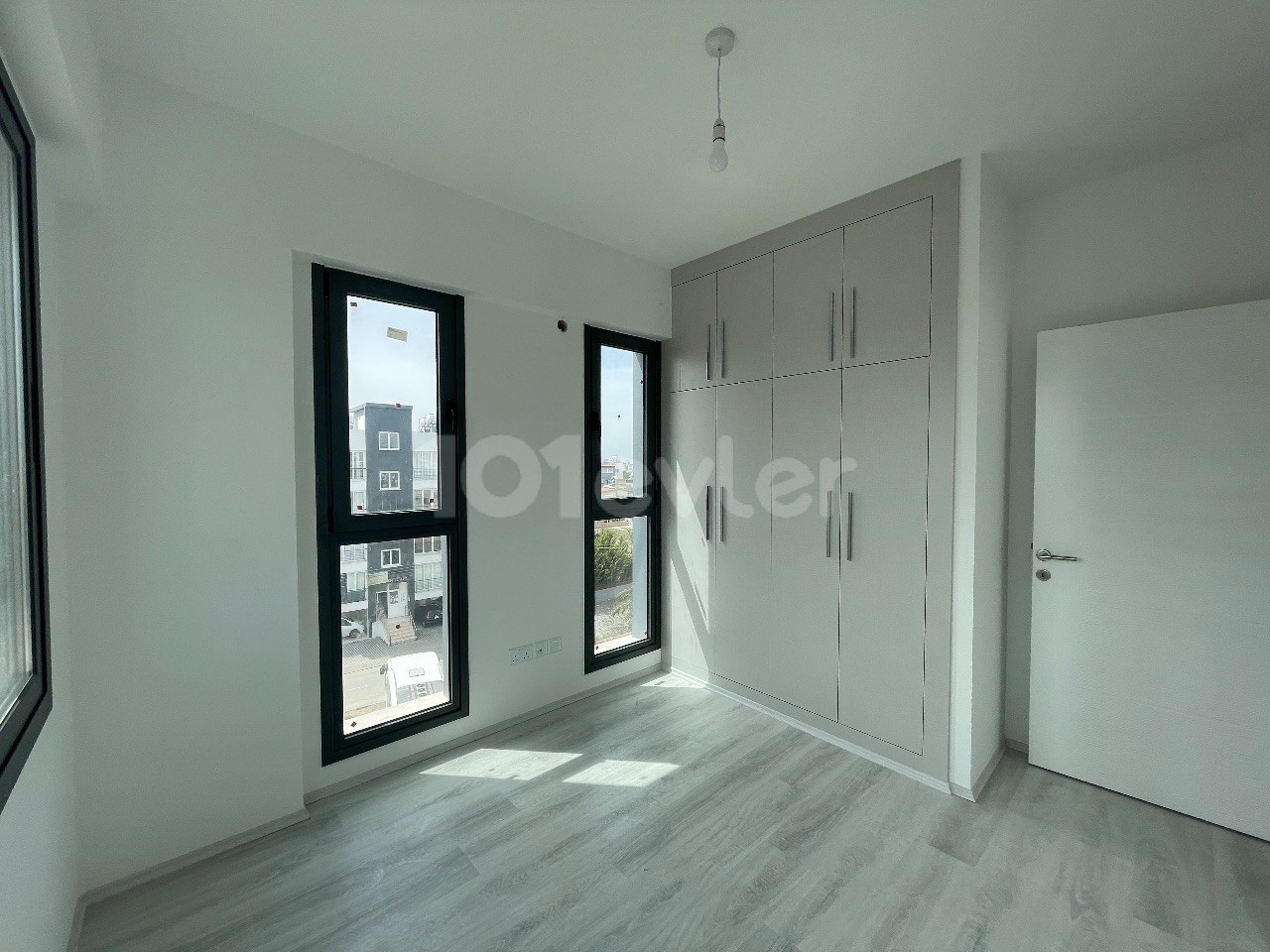 2 + 1 Penthouse Zum Verkauf ** 