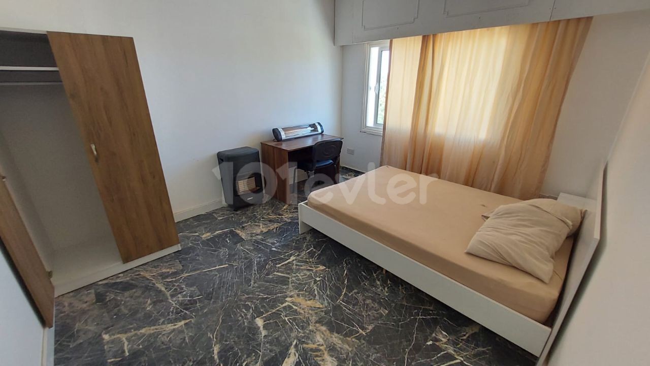 Lefkoşa Merit Otel Yanı Duraklar Önünde Kiralık Daire 