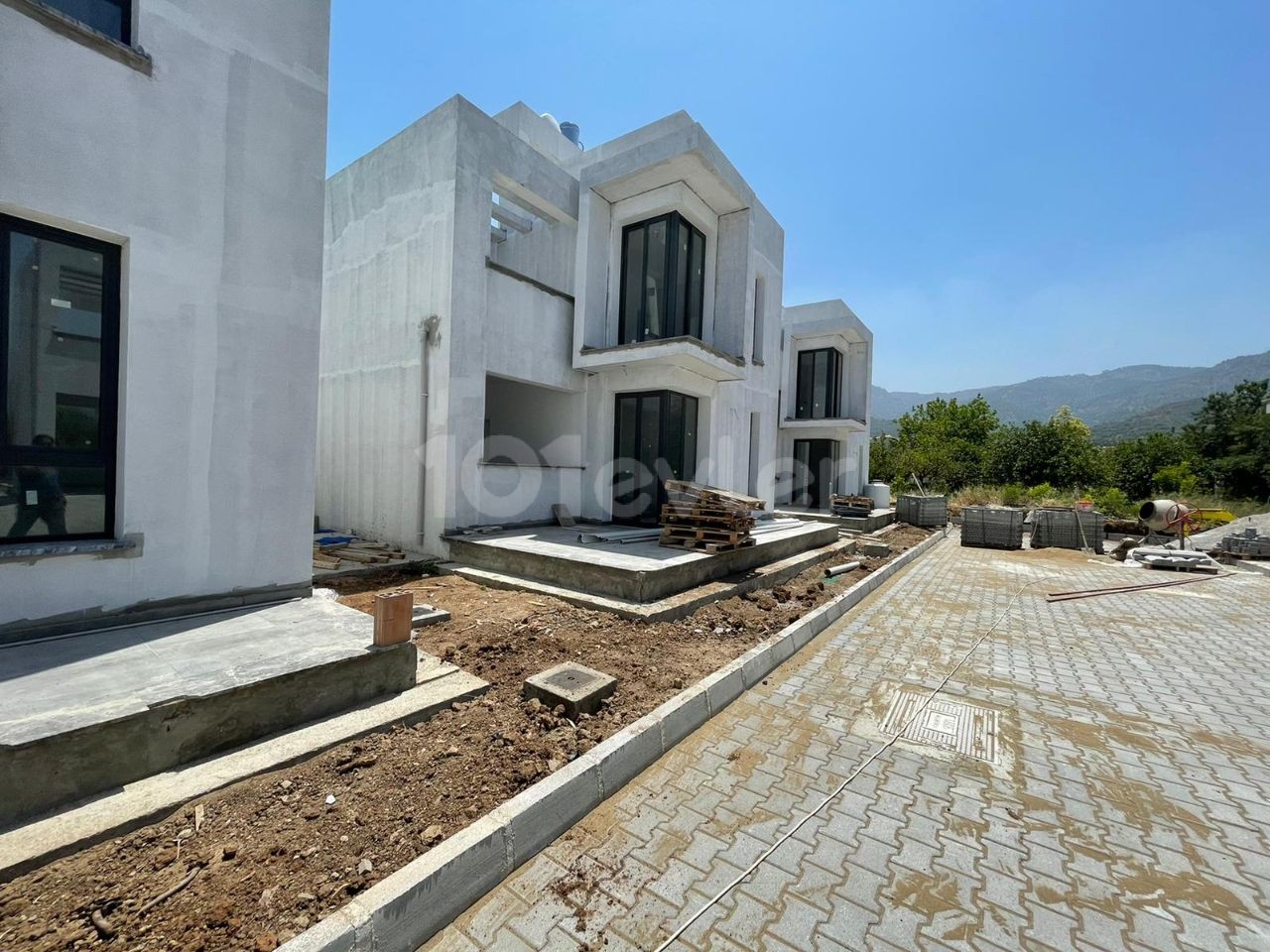 Our project is a Detached Villa FOR SALE in Kyrenia Alsancak with a beautiful location and a central location of 2 + 1. ** 