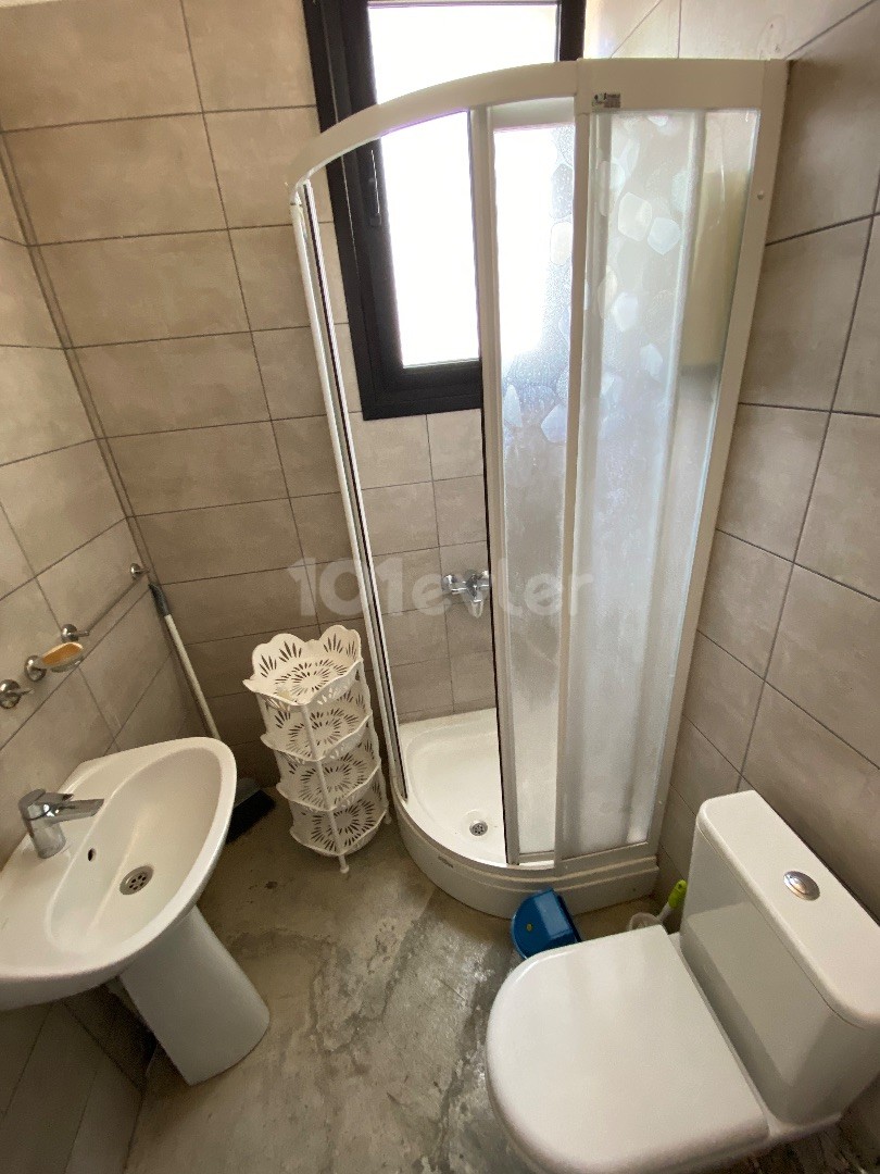 Yenişehir okullar yolunda 1+1 Kiralık Eşyalı Daire (balkonlu)