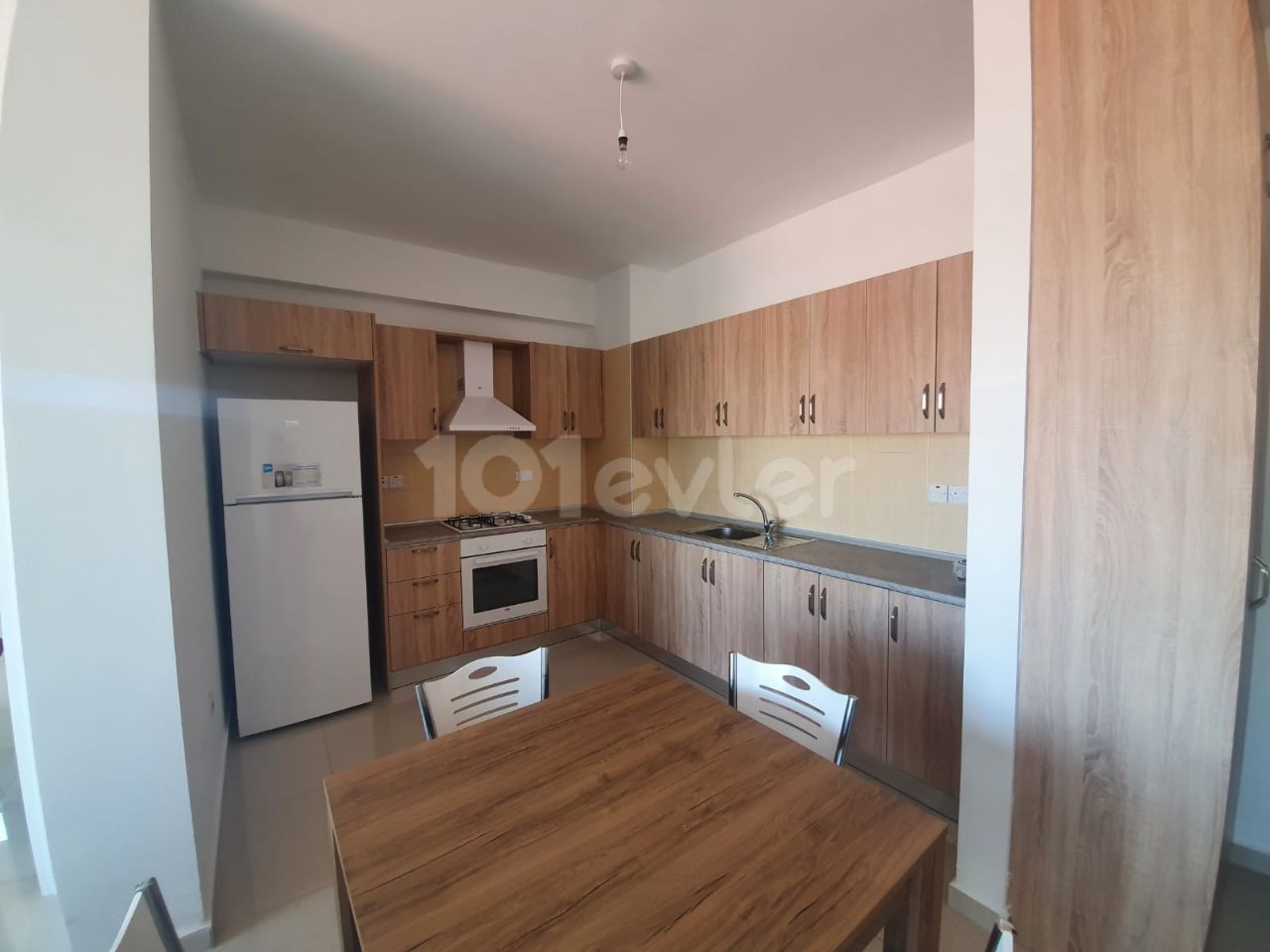 Voll möblierte 2 + 1 Wohnung zur Miete in zentraler Lage in Nikosia Yenikent! ** 