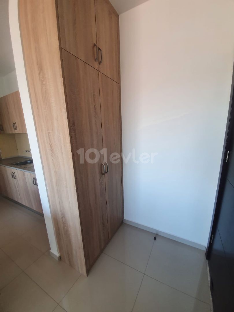 Voll möblierte 2 + 1 Wohnung zur Miete in zentraler Lage in Nikosia Yenikent! ** 