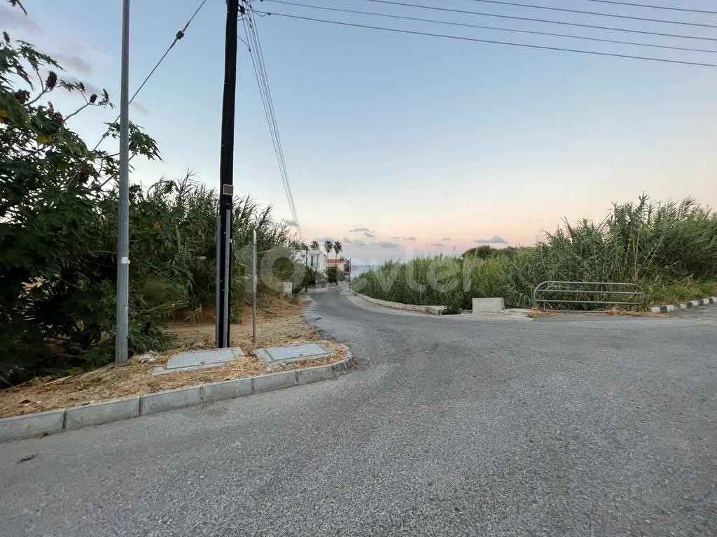 150 M zu Fuß vom Meer in Alsancak, 2 Etagen, 688m2 Grundstück zum Verkauf! ** 