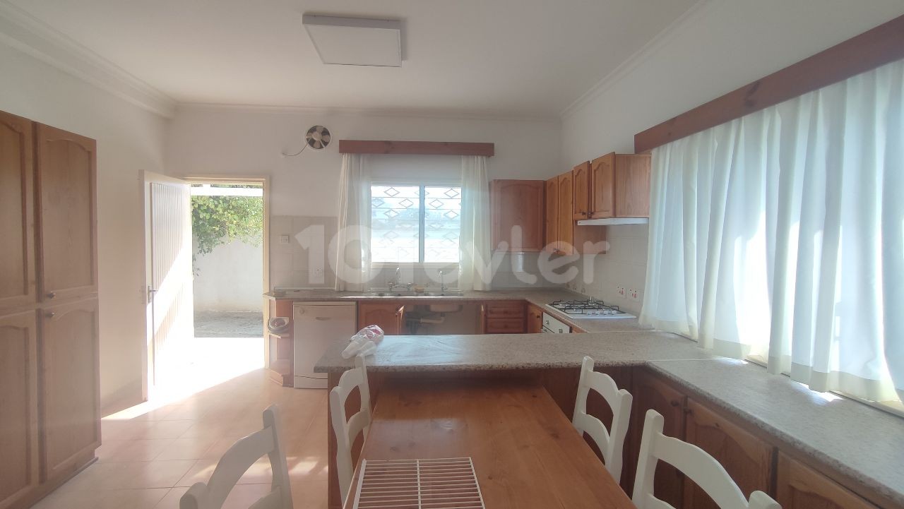 Detached House To Rent in Haspolat, Nicosia