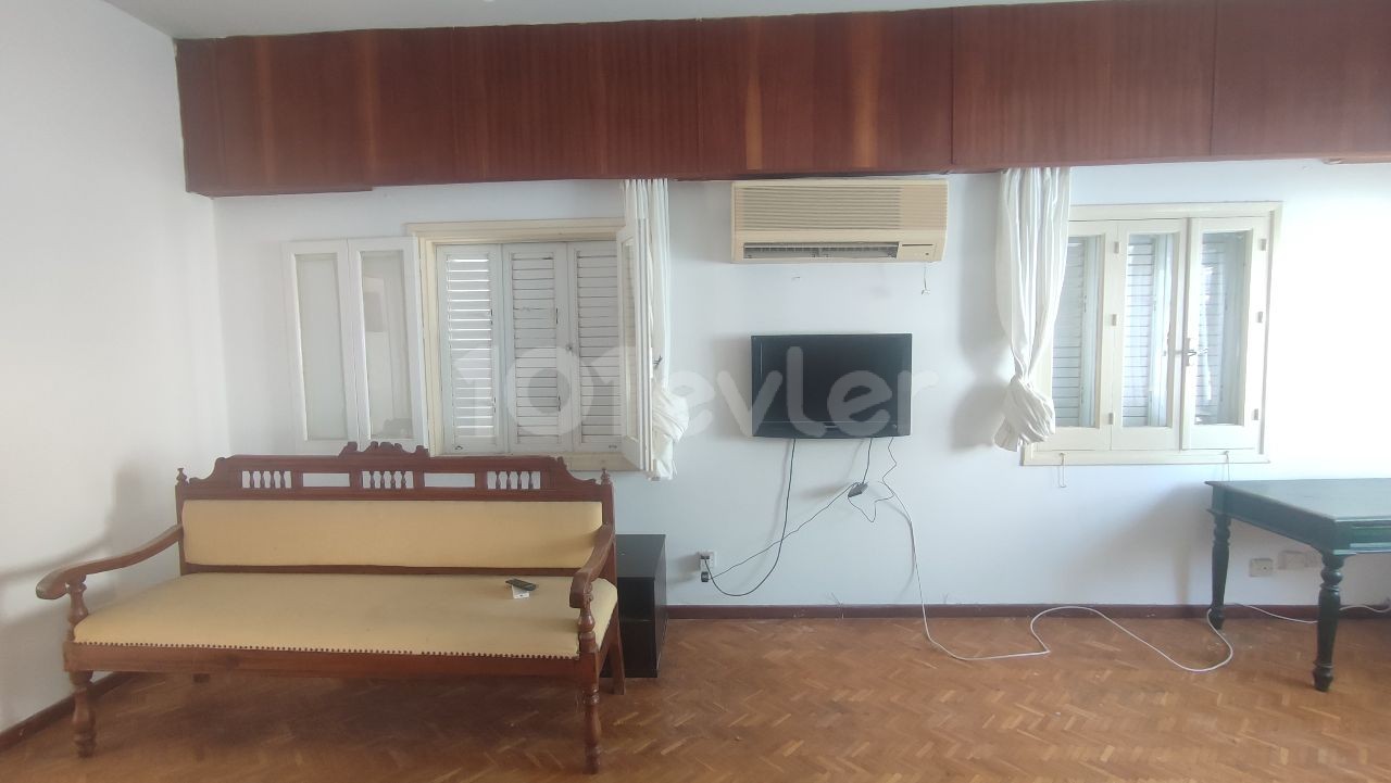 Haspolat merkezde kiralık müstakil ev(eşyalı)