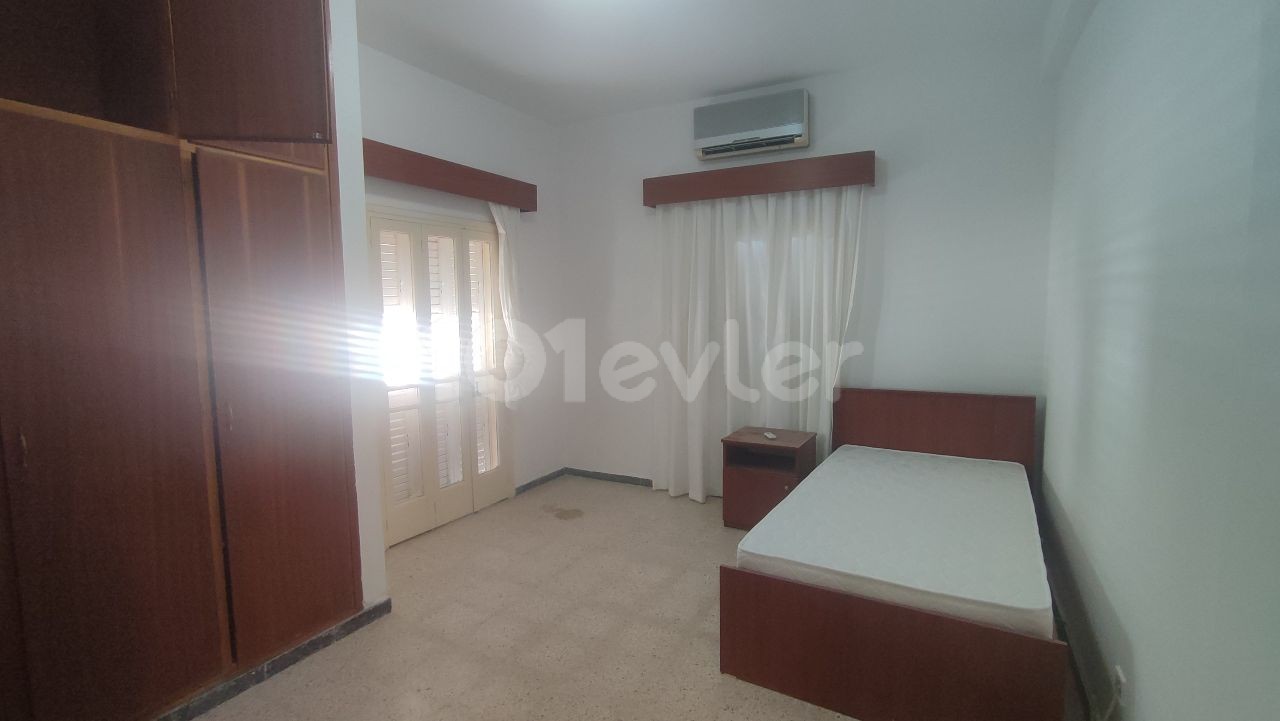 Haspolat merkezde kiralık müstakil ev(eşyalı)